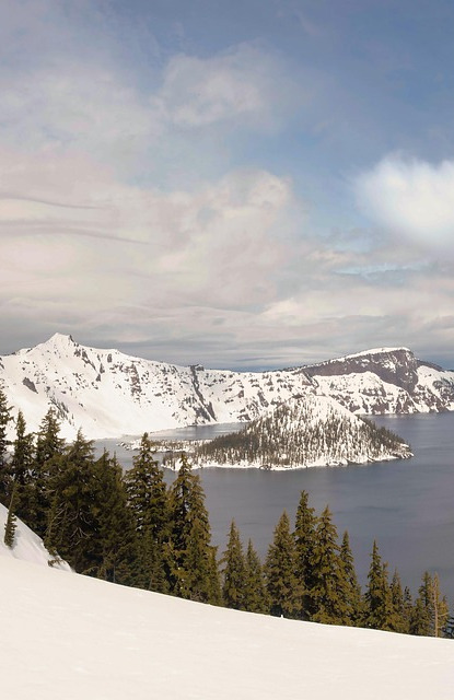 Crater Lake Oregon blue water